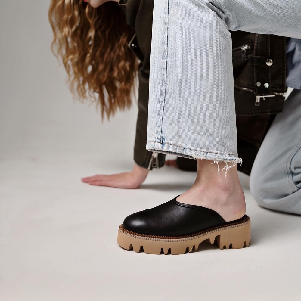 Leather sabo